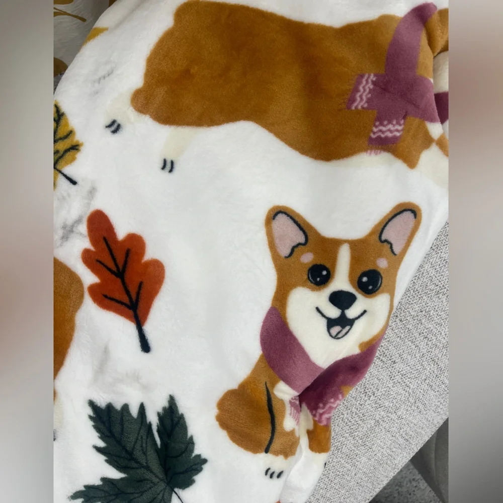 Fall Corgi Dogs with Pumpkins & Fall Leaves Plush Throw Blanket NWT 60”x70”